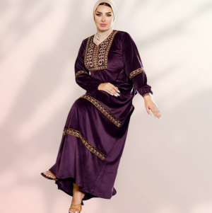 عبايه قطيفه بنفسجى مطرزه 