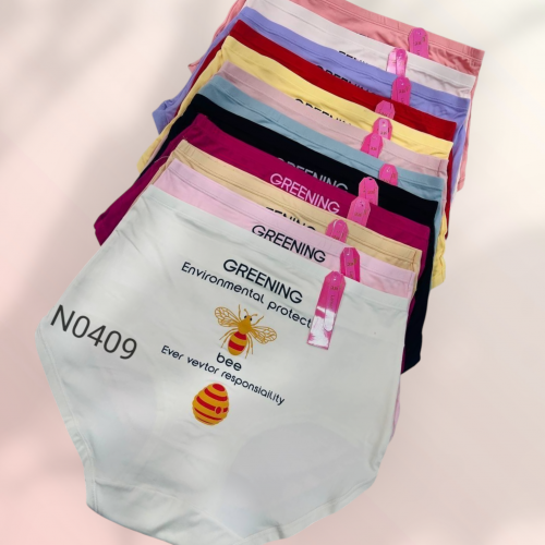 ٦ قطع اندر قطن مكتوب عليه 