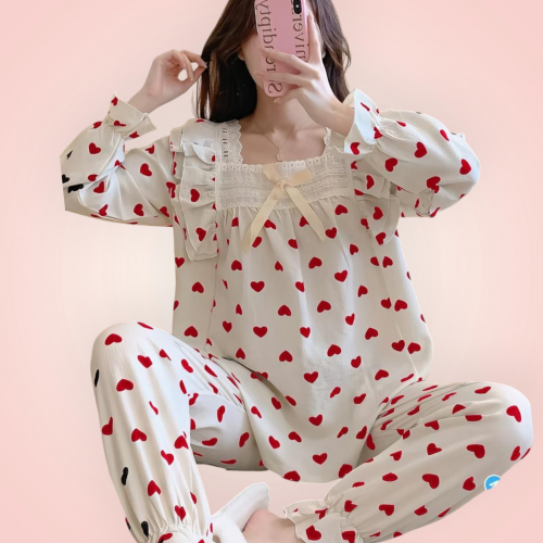 بجامه بالون الابيض طابع قلوب  