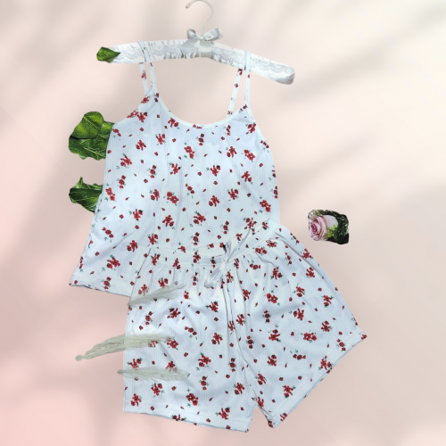 هوت شورت ابيض مضلع